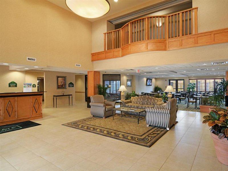 Hotel Wingate By Wyndham Lagrange Extérieur photo