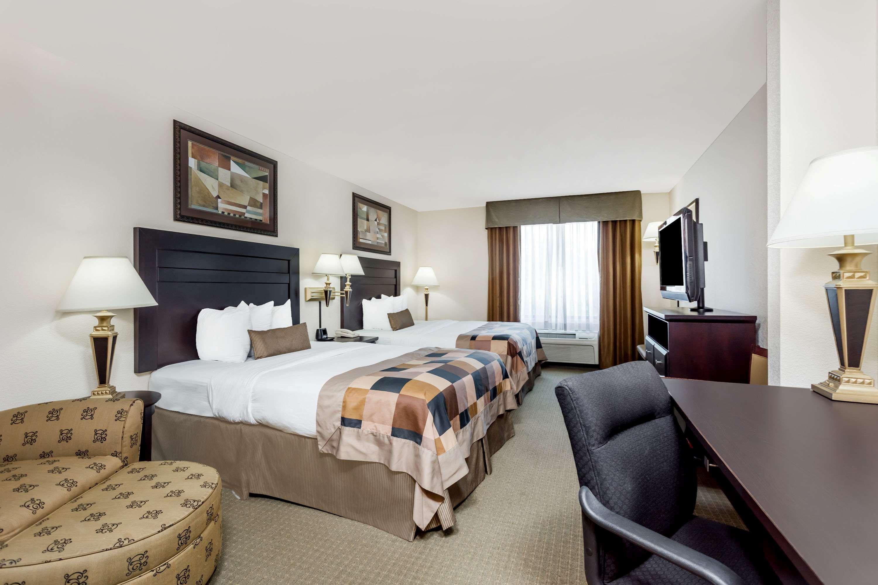 Hotel Wingate By Wyndham Lagrange Extérieur photo