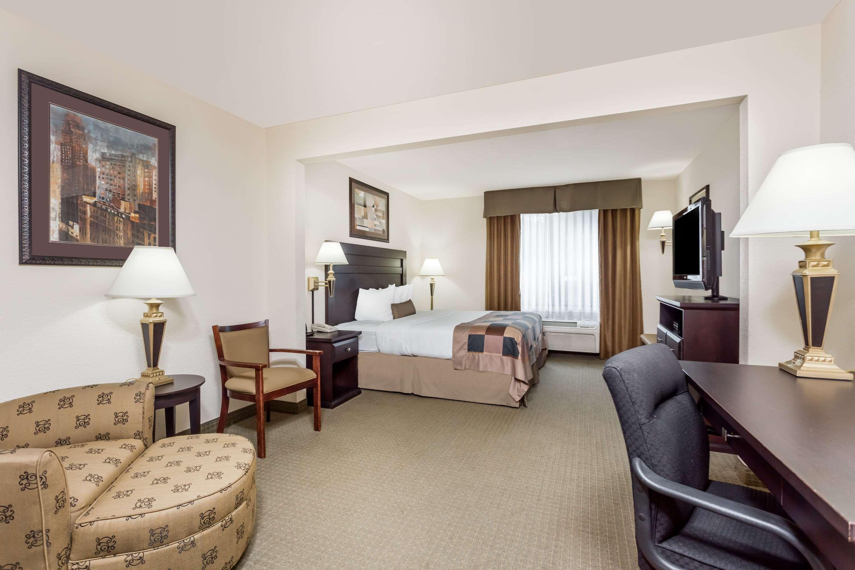 Hotel Wingate By Wyndham Lagrange Extérieur photo