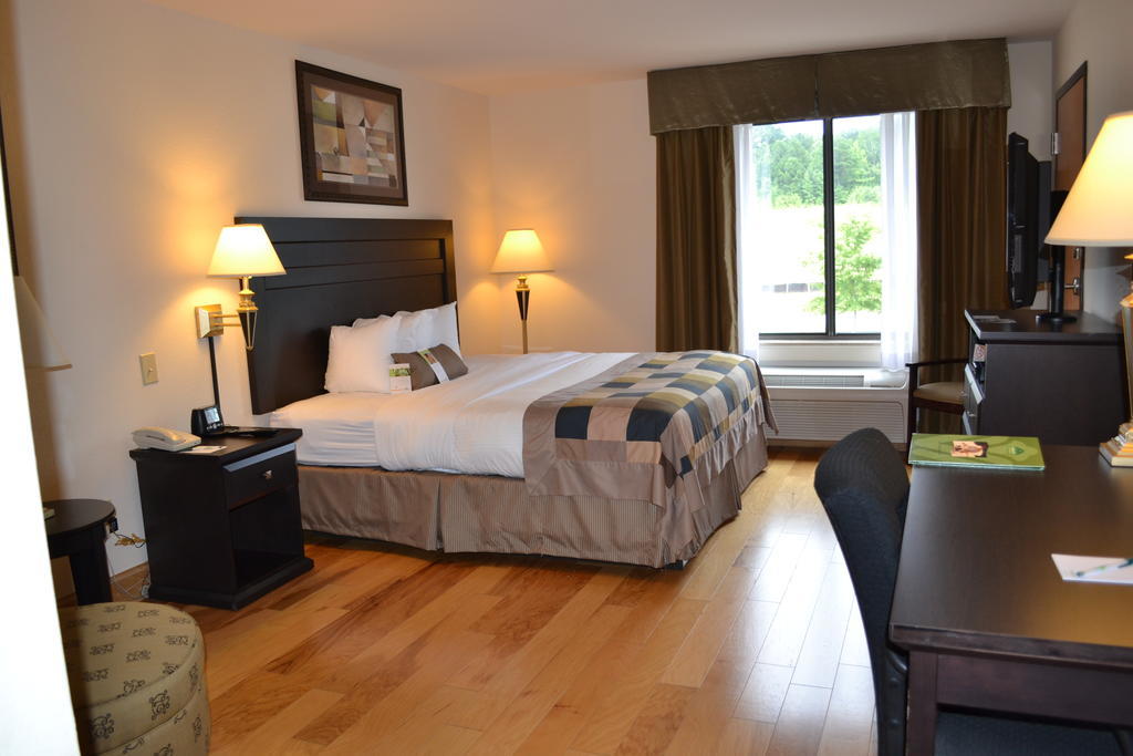 Hotel Wingate By Wyndham Lagrange Extérieur photo
