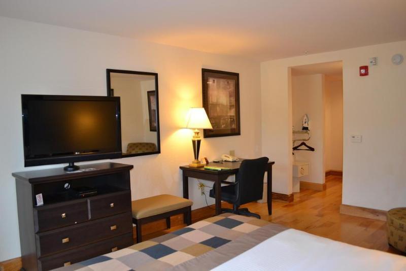 Hotel Wingate By Wyndham Lagrange Extérieur photo
