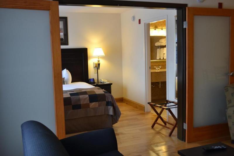 Hotel Wingate By Wyndham Lagrange Extérieur photo