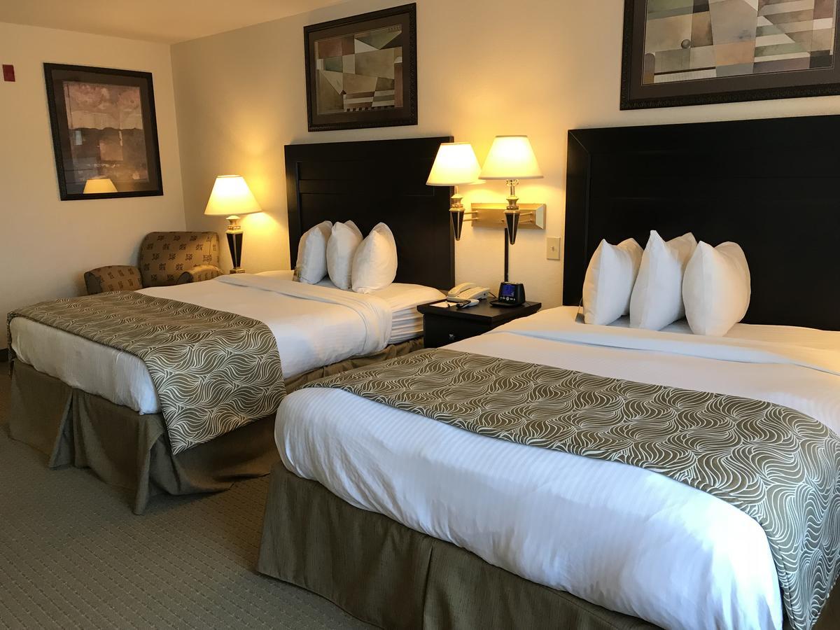 Hotel Wingate By Wyndham Lagrange Extérieur photo
