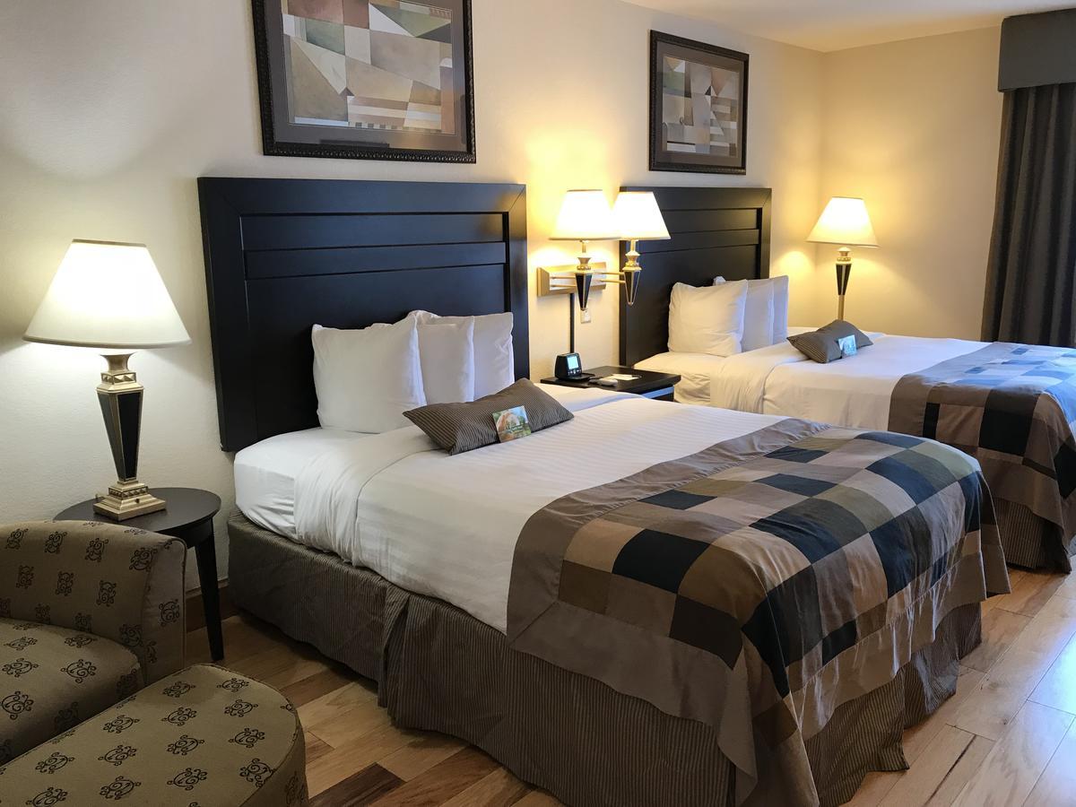 Hotel Wingate By Wyndham Lagrange Extérieur photo