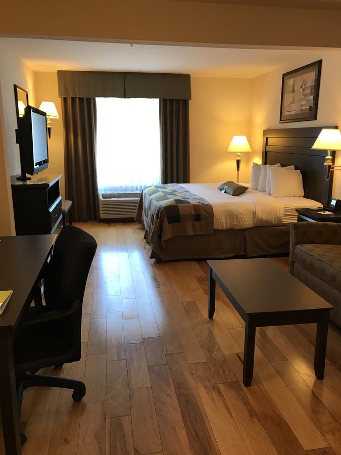 Hotel Wingate By Wyndham Lagrange Extérieur photo