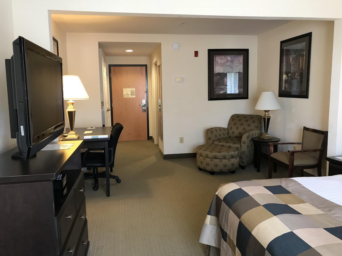 Hotel Wingate By Wyndham Lagrange Extérieur photo