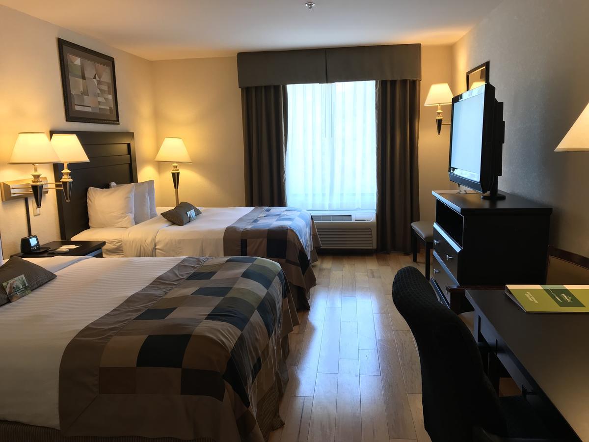 Hotel Wingate By Wyndham Lagrange Extérieur photo