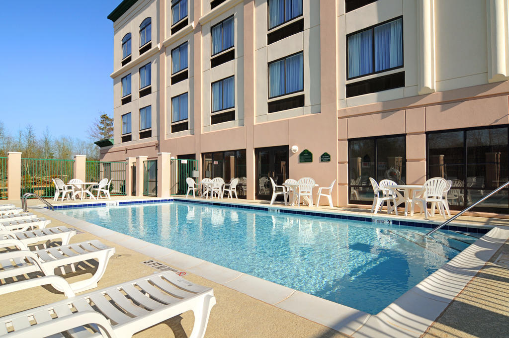 Hotel Wingate By Wyndham Lagrange Extérieur photo